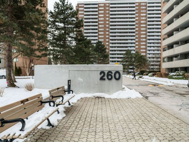 507 - 260 Scarlett Rd