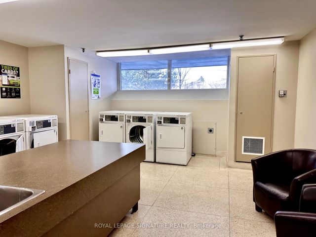 507 - 260 Scarlett Rd