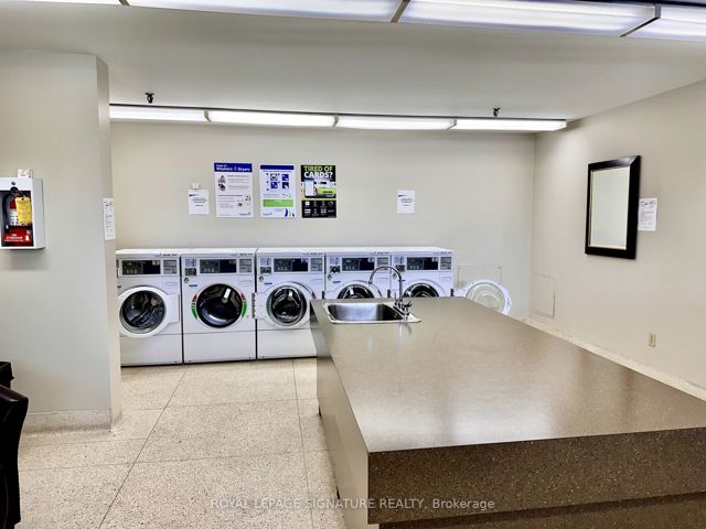 507 - 260 Scarlett Rd