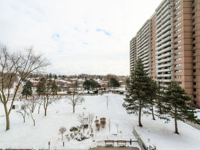507 - 260 Scarlett Rd