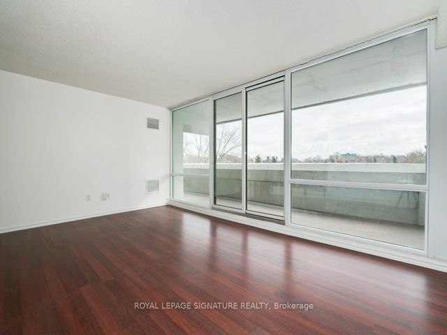 507 - 260 Scarlett Rd