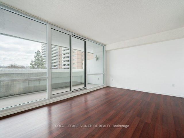 507 - 260 Scarlett Rd