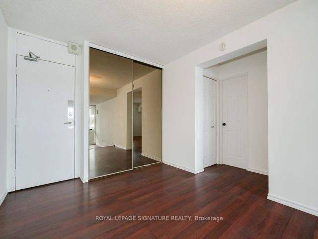 507 - 260 Scarlett Rd