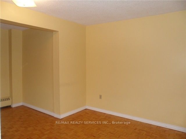 409 - 4689 Jane St