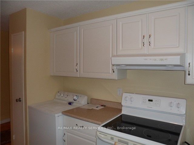 409 - 4689 Jane St