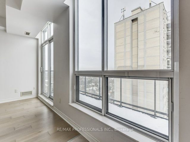 1701 - 70 High Park Ave