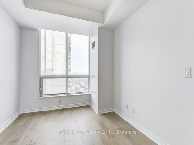 1701 - 70 High Park Ave