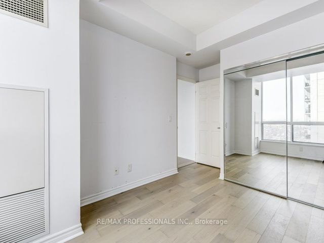 1701 - 70 High Park Ave