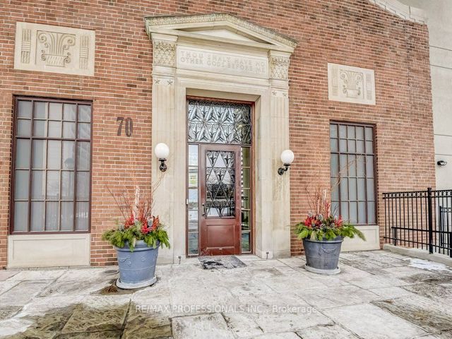 1701 - 70 High Park Ave