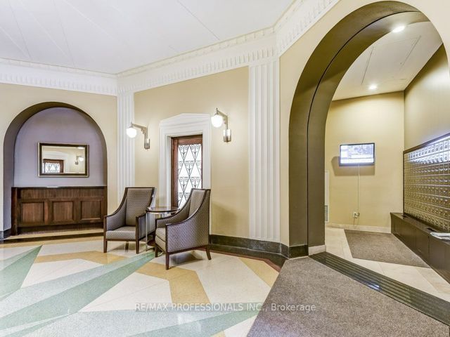 1701 - 70 High Park Ave