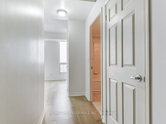 1701 - 70 High Park Ave