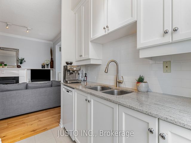 1614 - 2083 Lake Shore Blvd W