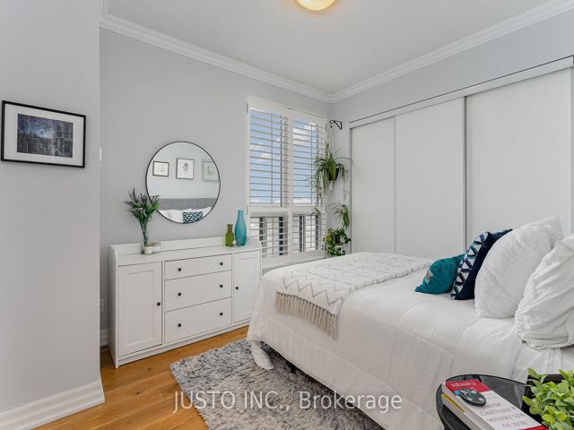 1614 - 2083 Lake Shore Blvd W