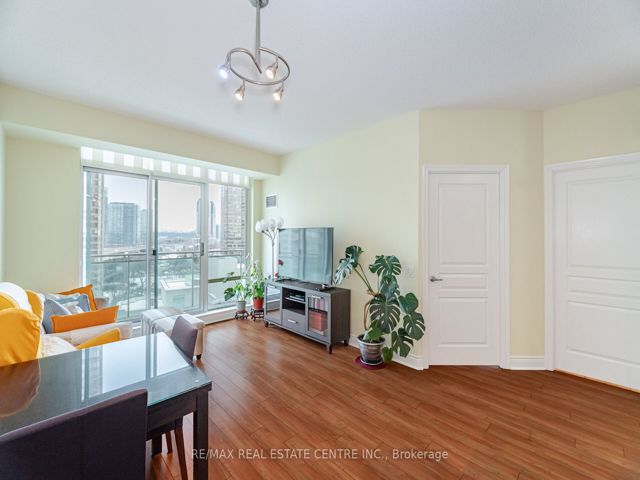 911 - 5 Marine Parade Dr