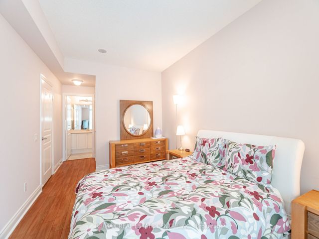 911 - 5 Marine Parade Dr