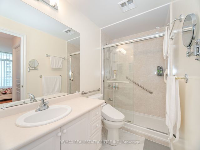 911 - 5 Marine Parade Dr