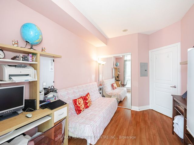911 - 5 Marine Parade Dr