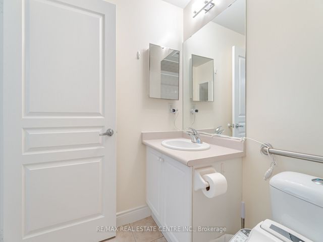 911 - 5 Marine Parade Dr