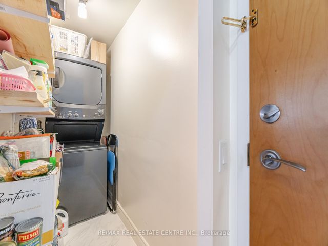 911 - 5 Marine Parade Dr