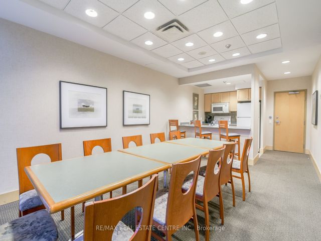 911 - 5 Marine Parade Dr