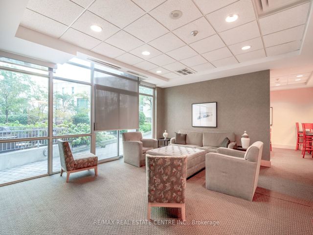 911 - 5 Marine Parade Dr