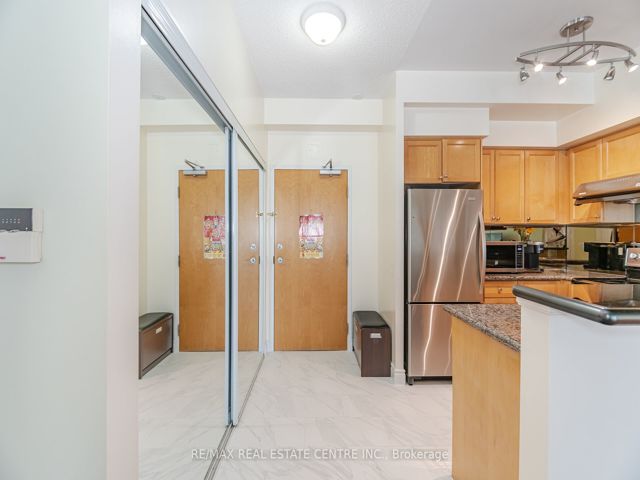 911 - 5 Marine Parade Dr