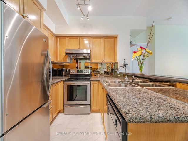 911 - 5 Marine Parade Dr