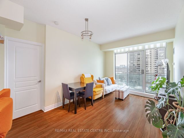 911 - 5 Marine Parade Dr