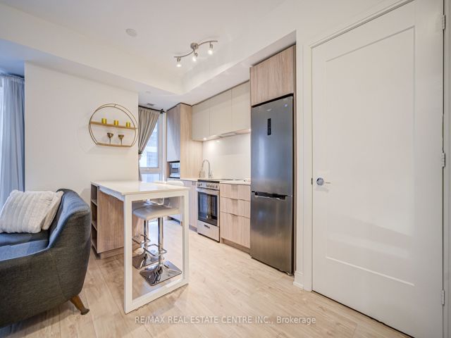 703 - 70 Annie Craig Dr