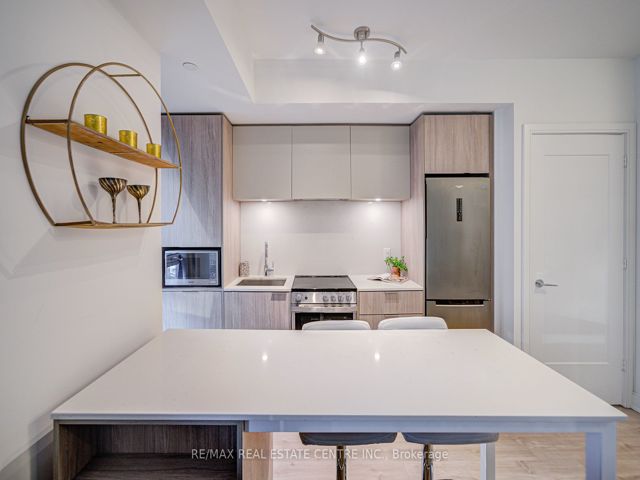 703 - 70 Annie Craig Dr