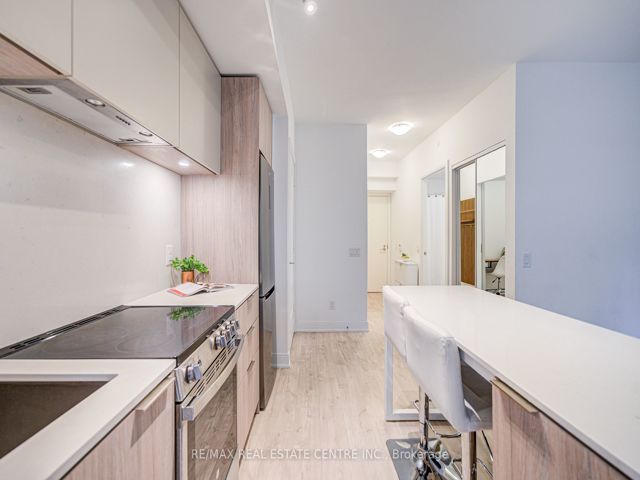 703 - 70 Annie Craig Dr