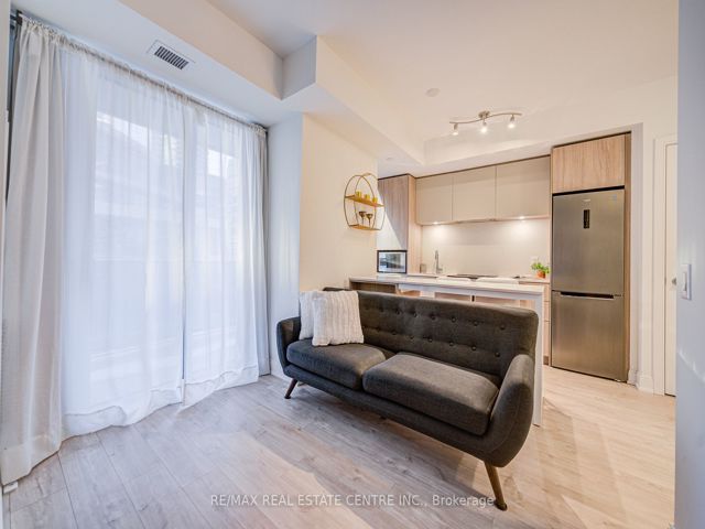 703 - 70 Annie Craig Dr