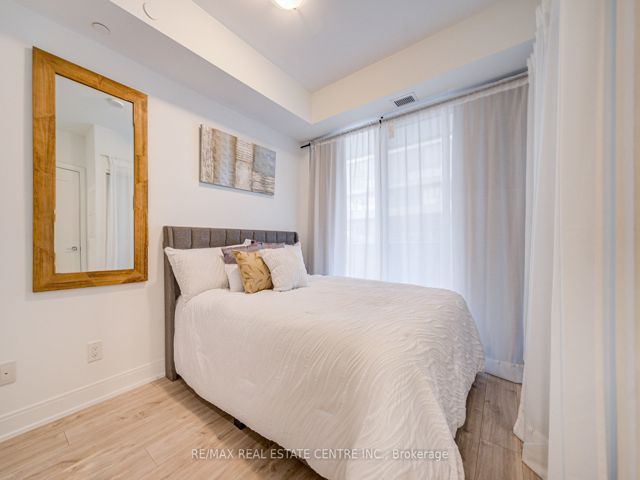 703 - 70 Annie Craig Dr