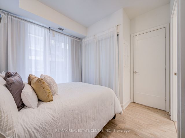 703 - 70 Annie Craig Dr