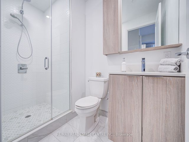 703 - 70 Annie Craig Dr
