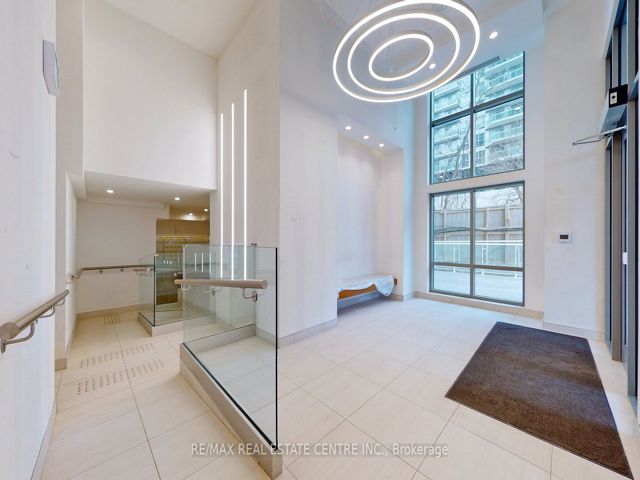 703 - 70 Annie Craig Dr