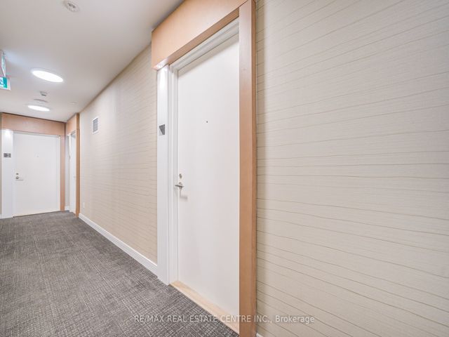 703 - 70 Annie Craig Dr