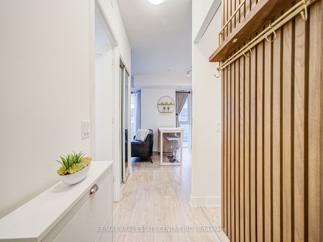 703 - 70 Annie Craig Dr
