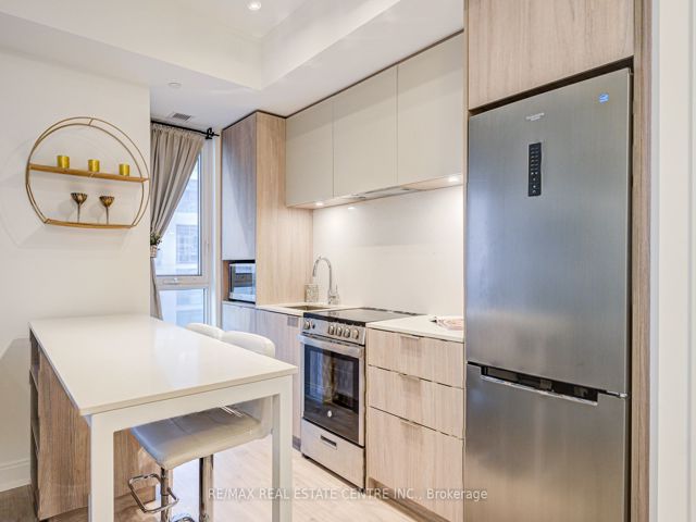 703 - 70 Annie Craig Dr