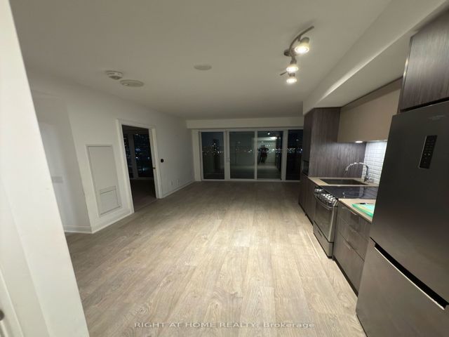 1101 - 70 Annie Craig Dr