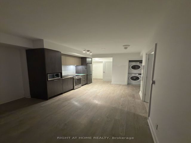 1101 - 70 Annie Craig Dr