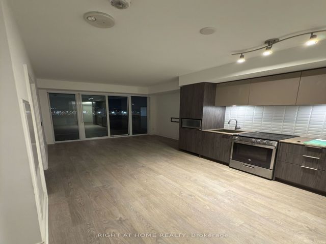 1101 - 70 Annie Craig Dr