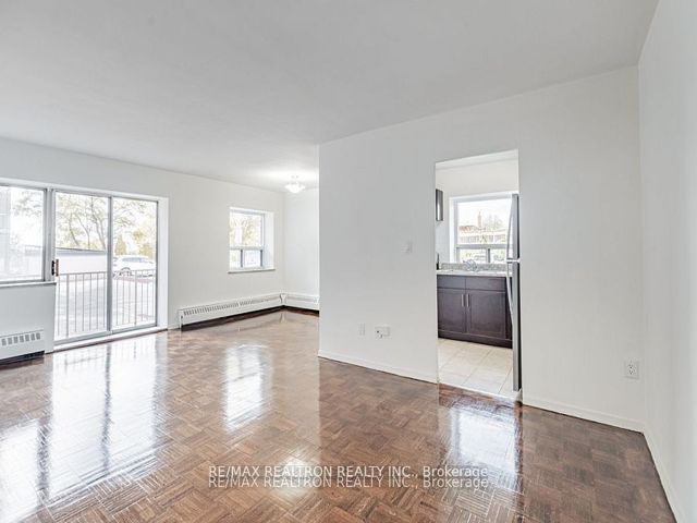 101 - 1524 Lawrence Ave W