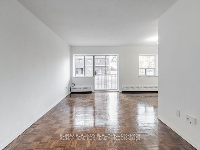 101 - 1524 Lawrence Ave W