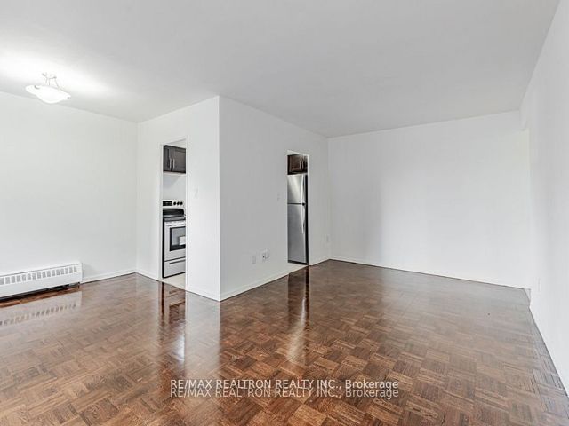 101 - 1524 Lawrence Ave W