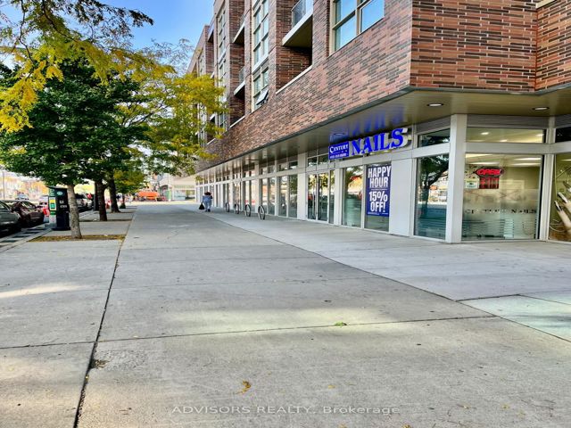821 - 1787 St Clair Ave W