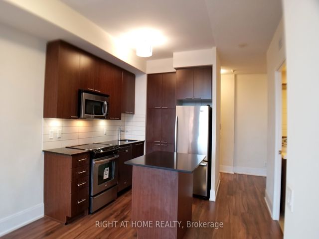 1506 - 15 Viking Lane