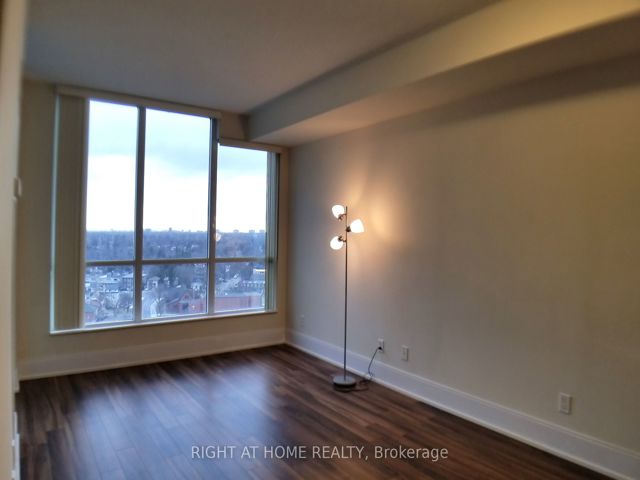 1506 - 15 Viking Lane