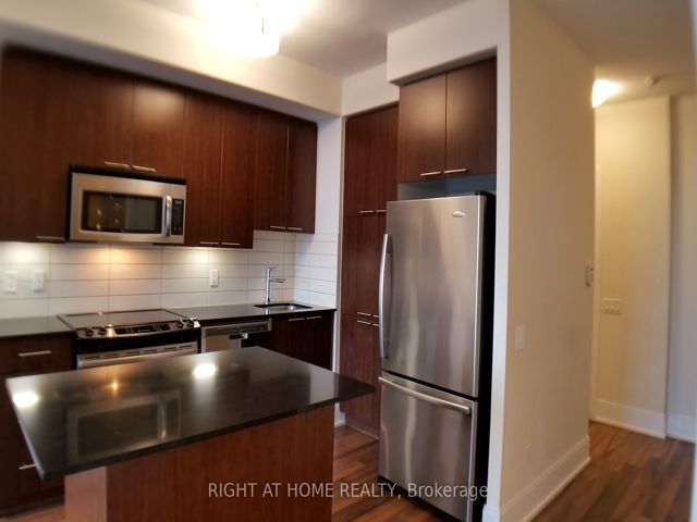 1506 - 15 Viking Lane