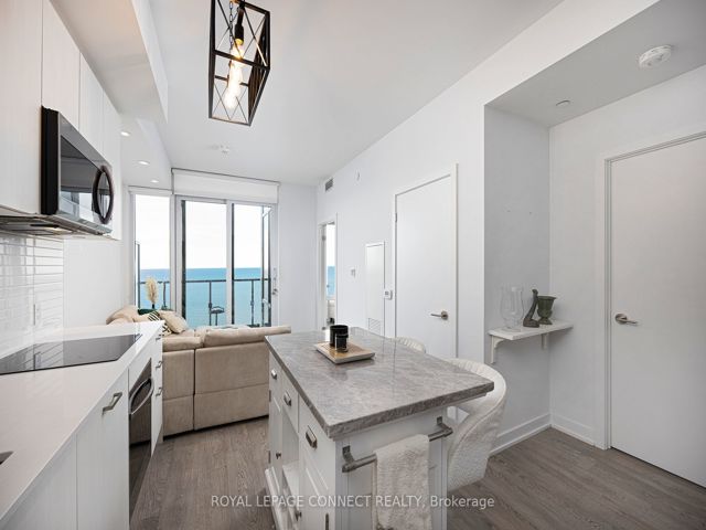 2209 - 1926 Lake Shore Blvd W
